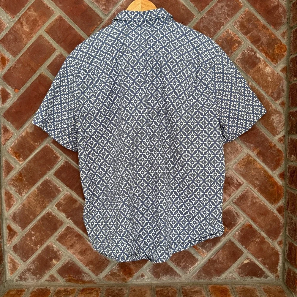 Levi's Red Tab Button Up Shirt Men's‎ Size L Blue Short Sleeve 100% Cotton Camp